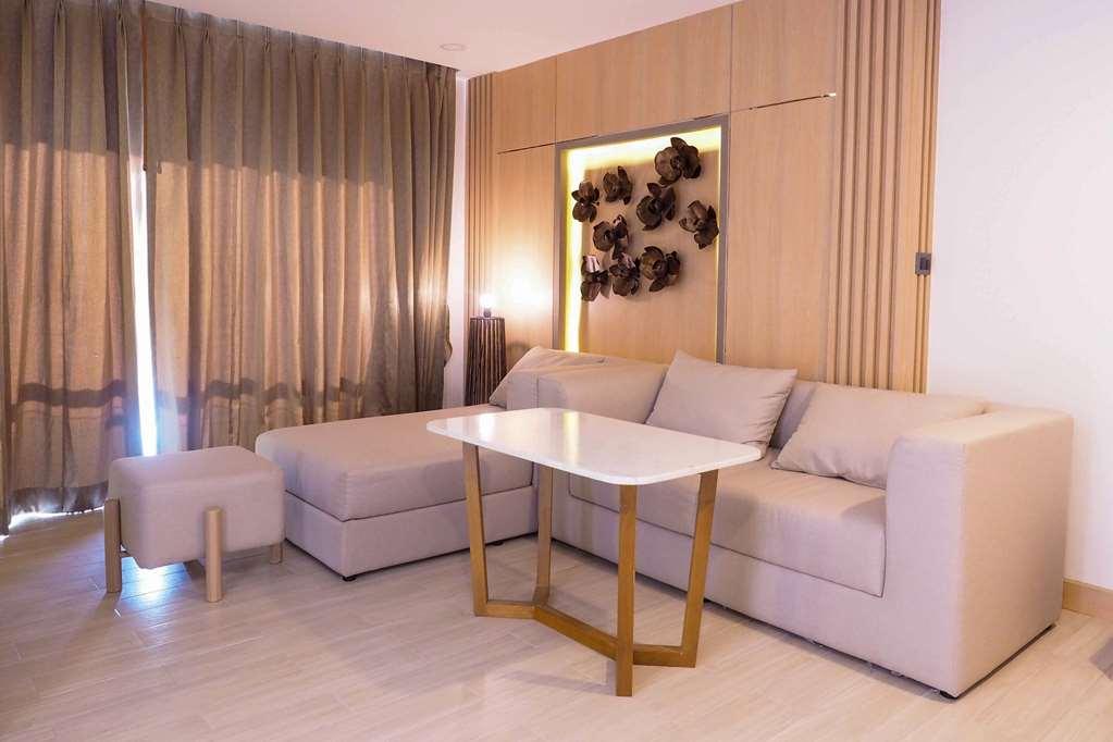 Clarion Hotel Patong Phuket Room photo