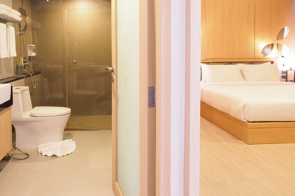Clarion Hotel Patong Phuket Room photo